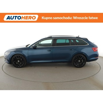 Skoda Superb  Kombi 2019,  2.0 diesel, automat - Na sprzedaż za 81 500 zł - Warszawa - zdjęcie 2