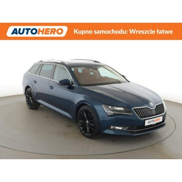 Skoda Superb  Kombi 2019,  2.0 diesel, automat - Na sprzedaż za 81 500 zł - Warszawa - zdjęcie 10