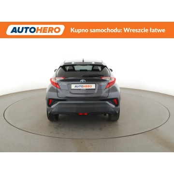 Toyota C-HR  SUV 2019,  1.8 hybryda, automat - Na sprzedaż za 76 900 zł - Warszawa - zdjęcie 6