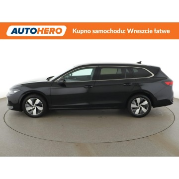 Volkswagen Passat  Kombi 2024,  1.5 benzyna - Na sprzedaż za 119 900 zł - Warszawa - zdjęcie 2