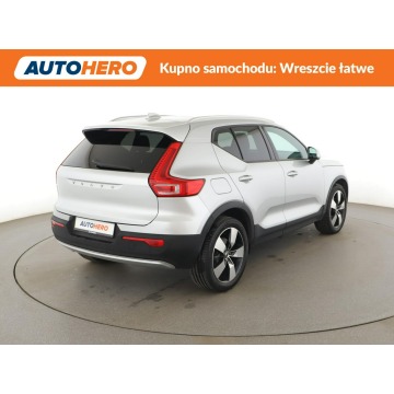 Volvo   SUV 2018,  2.0 benzyna, automat - Na sprzedaż za 88 900 zł - Warszawa - zdjęcie 7