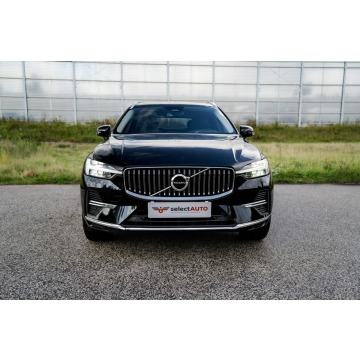 Volvo   SUV 2021,  2.0 benzyna, automat - Na sprzedaż za 154 900 zł - Warszawa - zdjęcie 2