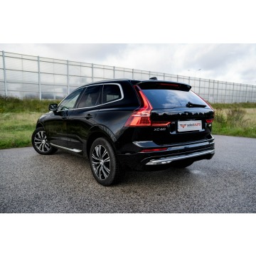 Volvo   SUV 2021,  2.0 benzyna, automat - Na sprzedaż za 154 900 zł - Warszawa - zdjęcie 4