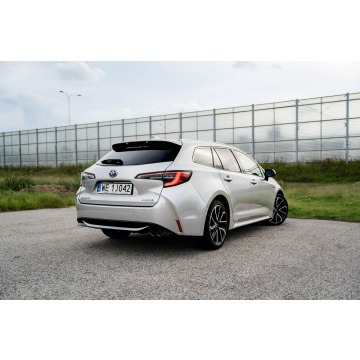 Toyota Corolla  Kombi 2020,  2.0 hybryda, automat - Na sprzedaż za 92 499 zł - Warszawa - zdjęcie 6