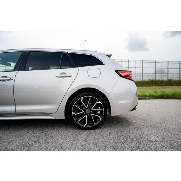 Toyota Corolla  Kombi 2020,  2.0 hybryda, automat - Na sprzedaż za 92 499 zł - Warszawa - zdjęcie 12