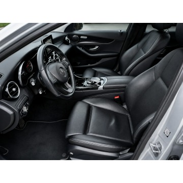 Mercedes - Benz C-klasa  Sedan/Limuzyna 2018,  2.0 benzyna, automat - Na sprzedaż za 79 800 zł - Sadlno - zdjęcie 4