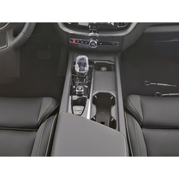 Volvo   SUV 2025,  2.0 hybryda, automat - Na sprzedaż za 224 900 zł - Tychy - zdjęcie 6