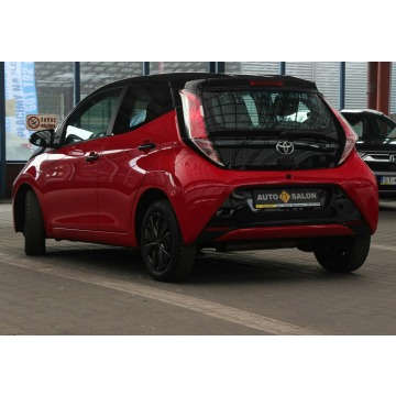 Toyota Aygo  Hatchback 2016,  1.0 benzyna - Na sprzedaż za 25 990 zł - Mysłowice - zdjęcie 2