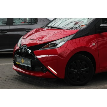 Toyota Aygo  Hatchback 2016,  1.0 benzyna - Na sprzedaż za 25 990 zł - Mysłowice - zdjęcie 7