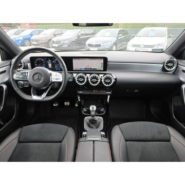 Mercedes - Benz A-klasa  Hatchback 2019,  1.3 benzyna - Na sprzedaż za 84 900 zł - Wrocław - zdjęcie 4