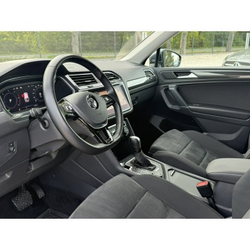 Volkswagen Tiguan Allspace  SUV 2019,  2.0 diesel, automat - Na sprzedaż za 105 900 zł - Pęcice - zdjęcie 11