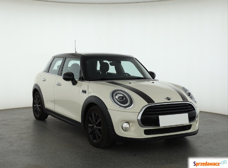 Mini   Hatchback 2019,  1.5 benzyna, automat - Na sprzedaż za 63 999 zł - Katowice