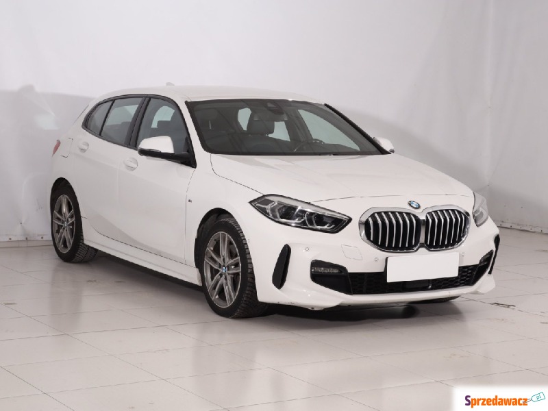 BMW Seria 1  Hatchback 2023,  1.5 benzyna, automat - Na sprzedaż za 96 999 zł - Grudziądz