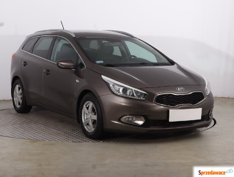 Kia Ceed  Kombi 2014,  1.6 benzyna - Na sprzedaż za 29 999 zł - Radom