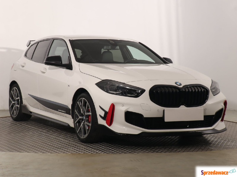 BMW Seria 1  Hatchback 2020,  2.0 benzyna, automat - Na sprzedaż za 117 999 zł - Katowice