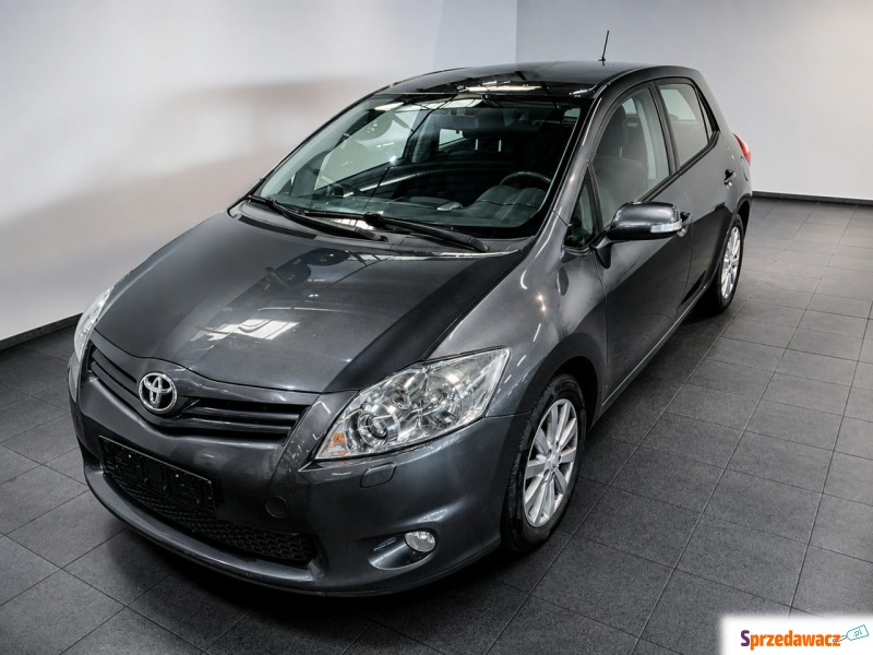 Toyota Auris  Hatchback 2012,  1.6 benzyna - Na sprzedaż za 28 000 zł - Sadlno