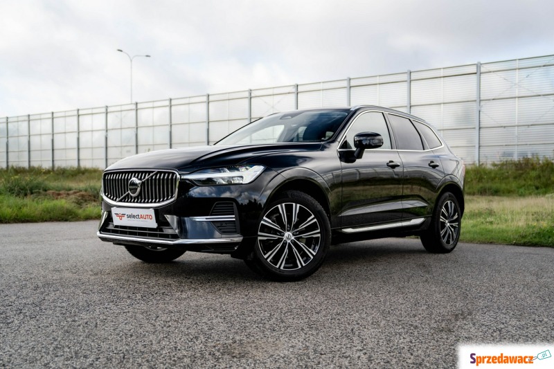 Volvo   SUV 2021,  2.0 benzyna, automat - Na sprzedaż za 154 900 zł - Warszawa
