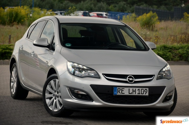 Opel Astra  Hatchback 2015,  1.4 benzyna - Na sprzedaż za 26 900 zł - Ostrów Mazowiecka