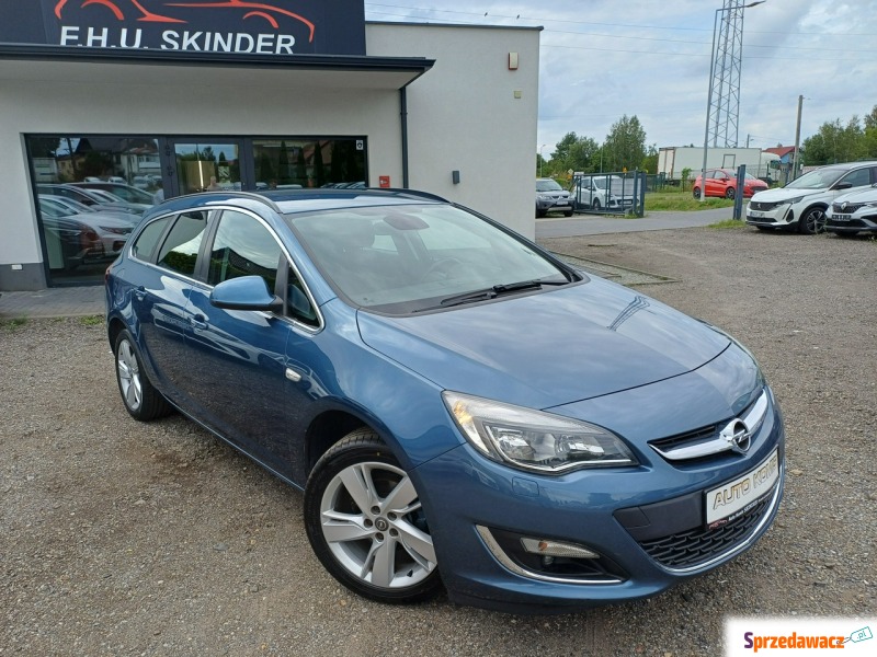 Opel Astra  Kombi 2014,  1.4 benzyna - Na sprzedaż za 23 999 zł - Chrzanów