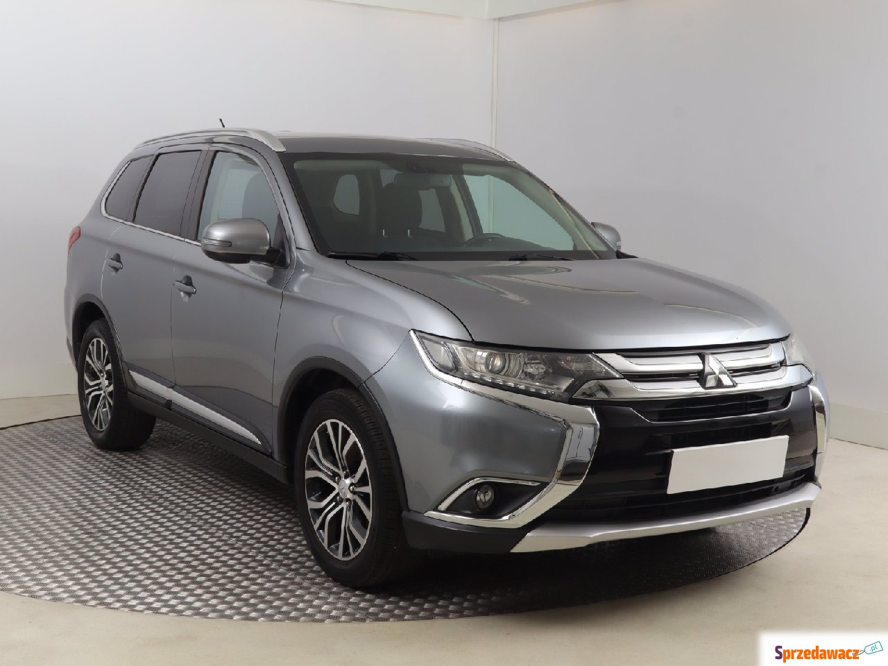Mitsubishi Outlander 2016