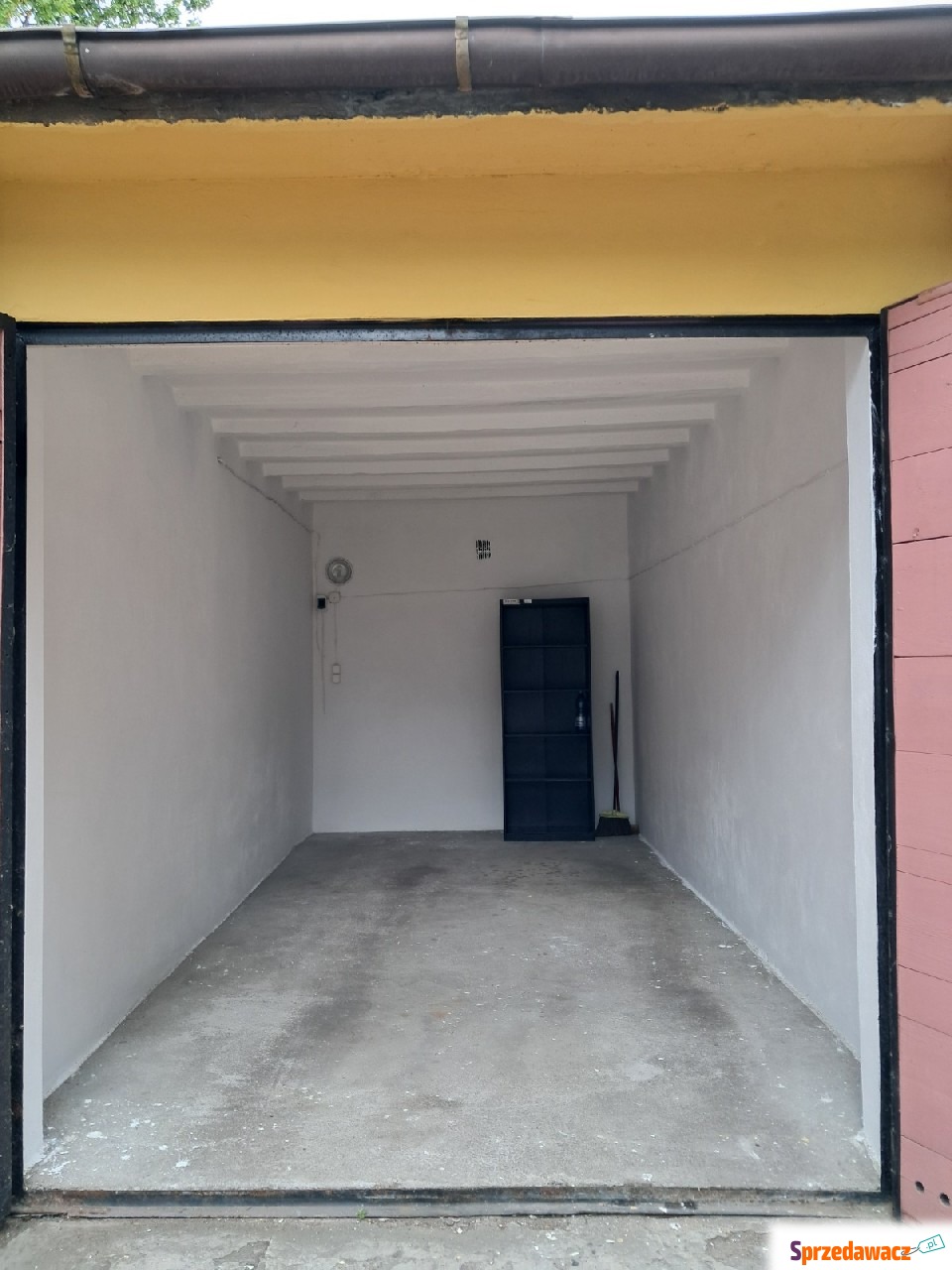 Wysoki 2,70 m garaż 20 m² ul....