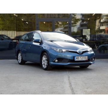 Toyota Auris  Kombi 2017,  1.8 hybryda, automat - Na sprzedaż za 34 899 zł - Warszawa - zdjęcie 2