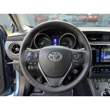 Toyota Auris  Kombi 2017,  1.8 hybryda, automat - Na sprzedaż za 34 899 zł - Warszawa - zdjęcie 8