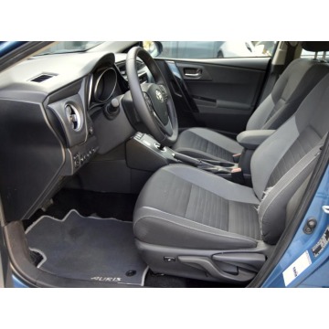 Toyota Auris  Kombi 2017,  1.8 hybryda, automat - Na sprzedaż za 34 899 zł - Warszawa - zdjęcie 5