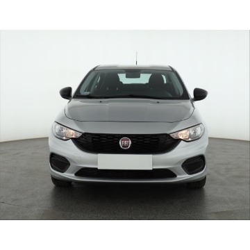 Fiat Tipo  Liftback 2016,  1.4 benzyna - Na sprzedaż za 30 999 zł - Piaseczno - zdjęcie 2