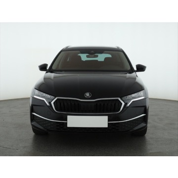 Skoda Octavia  Kombi 2025,  1.5 benzyna, automat - Na sprzedaż za 107 999 zł - Piaseczno - zdjęcie 2