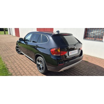 BMW X1  SUV 2010,  2.0 diesel, automat - Na sprzedaż za 32 800 zł - Paproć - zdjęcie 7