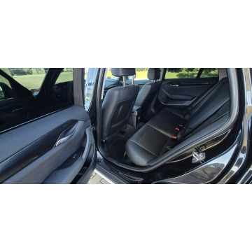 BMW X1  SUV 2010,  2.0 diesel, automat - Na sprzedaż za 32 800 zł - Paproć - zdjęcie 11