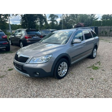 Skoda Octavia  Kombi 2010,  2.0 diesel - Na sprzedaż za 22 900 zł - Białogard - zdjęcie 5