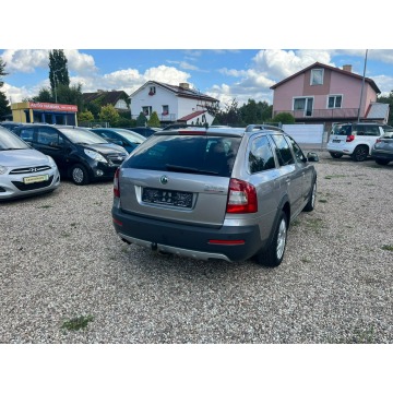 Skoda Octavia  Kombi 2010,  2.0 diesel - Na sprzedaż za 22 900 zł - Białogard - zdjęcie 6