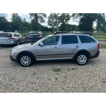 Skoda Octavia  Kombi 2010,  2.0 diesel - Na sprzedaż za 22 900 zł - Białogard - zdjęcie 12