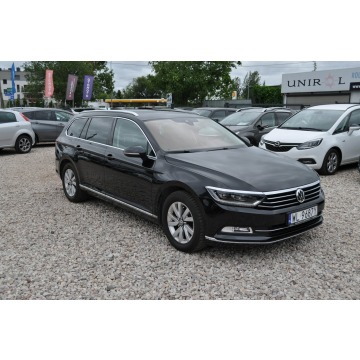 Volkswagen Passat  Kombi 2015,  1.8 benzyna, automat - Na sprzedaż za 49 900 zł - Warszawa - zdjęcie 1
