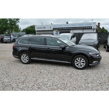 Volkswagen Passat  Kombi 2015,  1.8 benzyna, automat - Na sprzedaż za 49 900 zł - Warszawa - zdjęcie 3