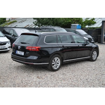 Volkswagen Passat  Kombi 2015,  1.8 benzyna, automat - Na sprzedaż za 49 900 zł - Warszawa - zdjęcie 6