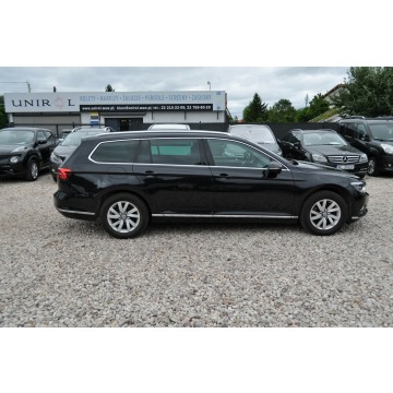 Volkswagen Passat  Kombi 2015,  1.8 benzyna, automat - Na sprzedaż za 49 900 zł - Warszawa - zdjęcie 4