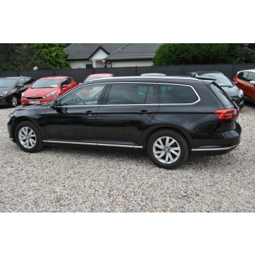 Volkswagen Passat  Kombi 2015,  1.8 benzyna, automat - Na sprzedaż za 49 900 zł - Warszawa - zdjęcie 11