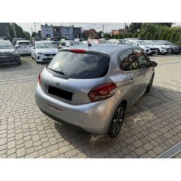 Peugeot 208  Hatchback 2019,  1.2 benzyna, automat - Na sprzedaż za 35 900 zł - Orzech - zdjęcie 7