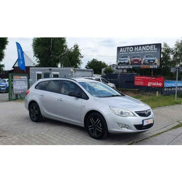 Opel Astra - Oryginalny lakier/6 biegów/Światła jazdy dziennej/Alufelgi/Tempomat