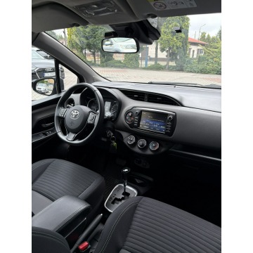 Toyota Yaris  Hatchback 2020,  1.5 benzyna+LPG, automat - Na sprzedaż za 49 900 zł - Tarnowskie Góry - zdjęcie 11