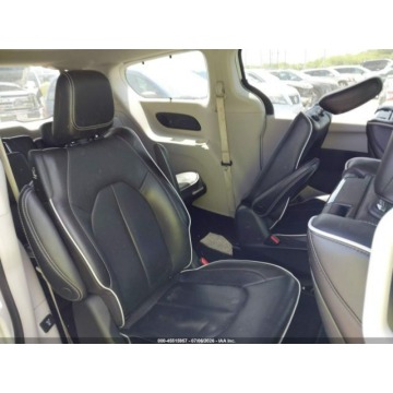 Chrysler Pacifica  Minivan/Van 2022,  3.6 hybryda, automat - Na sprzedaż za 78 000 zł - Sulejówek - zdjęcie 12