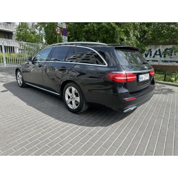 Mercedes - Benz E-klasa  Kombi 2018,  2.0 diesel, automat - Na sprzedaż za 55 000 zł - Warszawa - zdjęcie 3