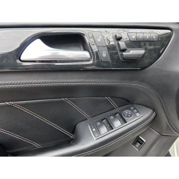 Mercedes - Benz M-klasa  Terenowy 2014,  5.5 benzyna, automat - Na sprzedaż za 109 900 zł - Warszawa - zdjęcie 6