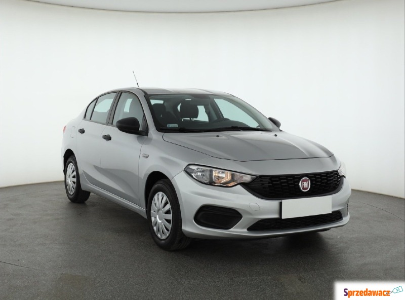 Fiat Tipo  Liftback 2016,  1.4 benzyna - Na sprzedaż za 30 999 zł - Piaseczno