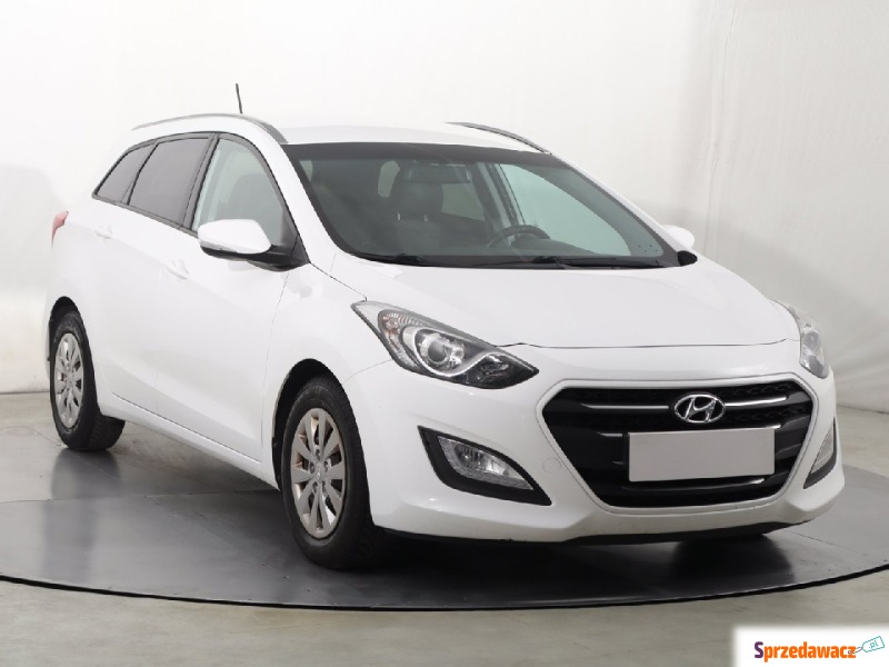 Hyundai i30  Kombi 2017,  1.6 diesel, automat - Na sprzedaż za 29 999 zł - Katowice