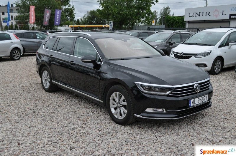 Volkswagen Passat  Kombi 2015,  1.8 benzyna, automat - Na sprzedaż za 49 900 zł - Warszawa