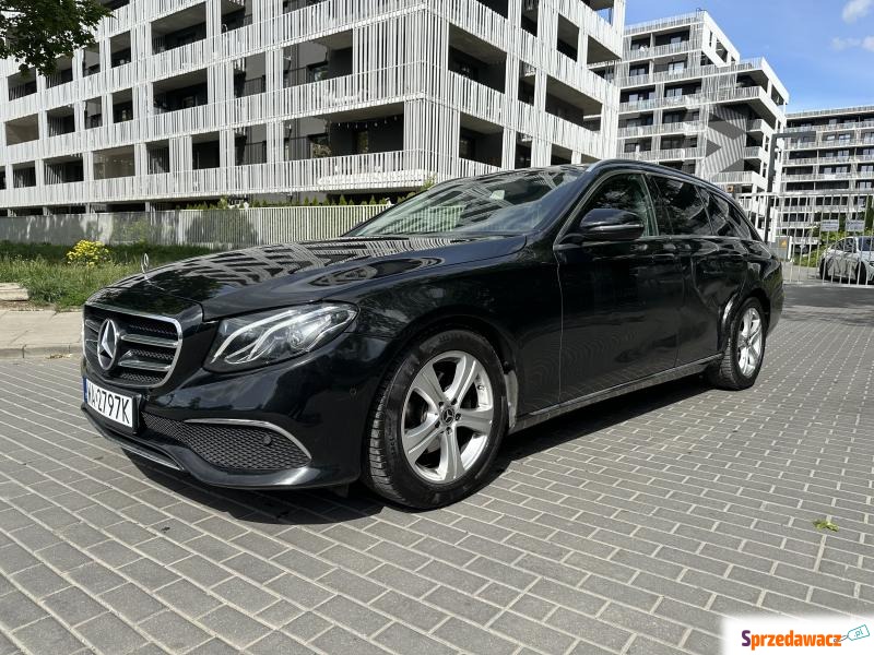 Mercedes - Benz E-klasa  Kombi 2018,  2.0 diesel, automat - Na sprzedaż za 55 000 zł - Warszawa